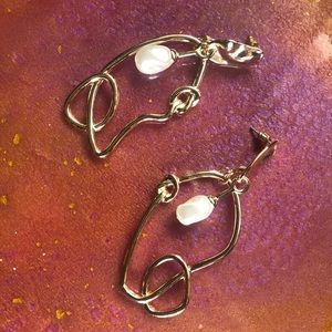 Funky abstract earrings!✌🏻✌🏻